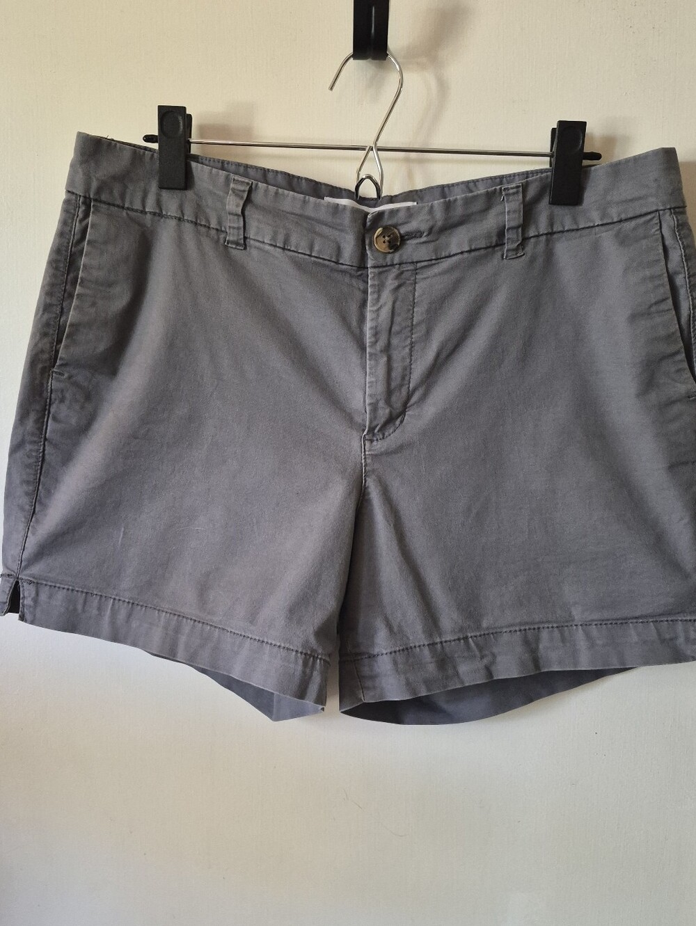 Old Navy Women's Gray Chino Shorts